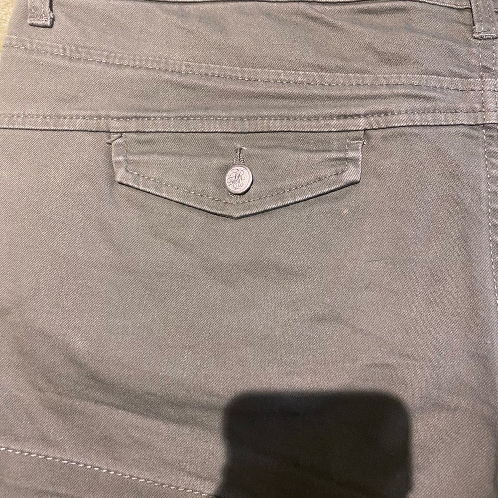 Shorts - Picture 3 of 4